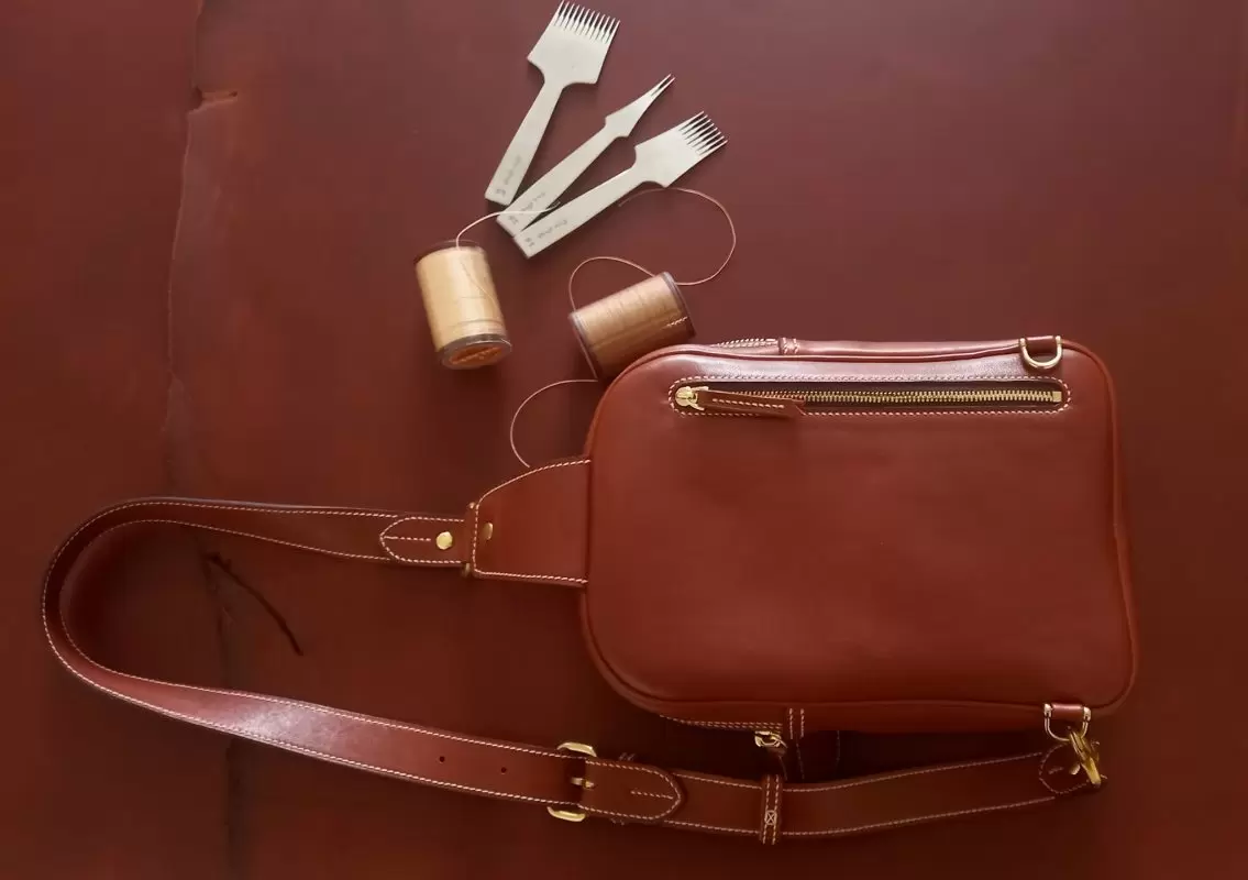 t&uacute;i đeo ch&eacute;o da B&igrave;nh T&acirc;n