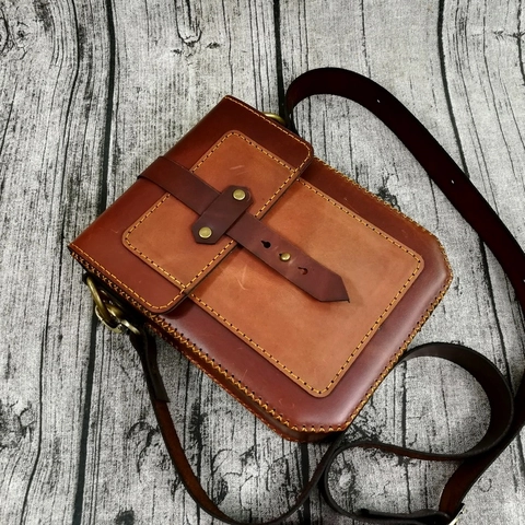 t&uacute;i đeo ch&eacute;o da B&igrave;nh T&acirc;n