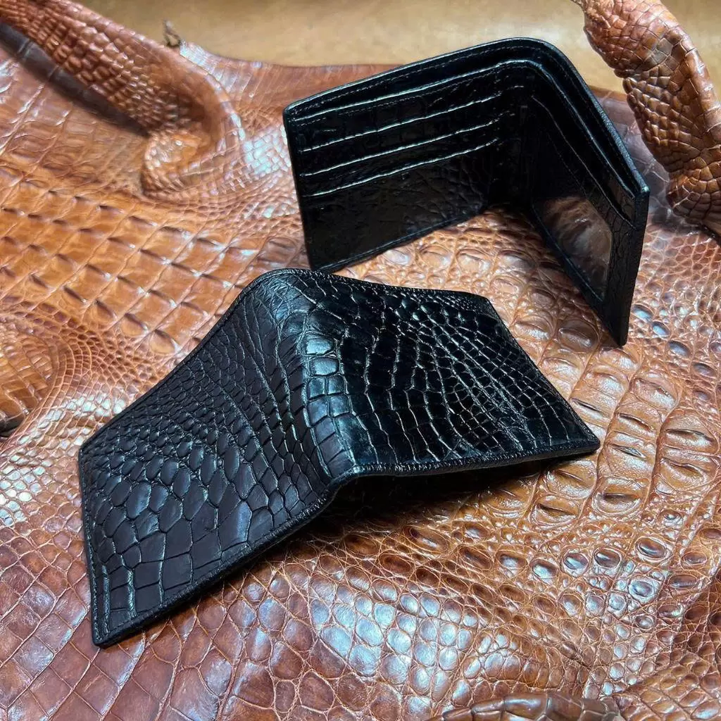 cửa  h&agrave;ng b&aacute;n v&iacute; da B&igrave;nh T&acirc;n